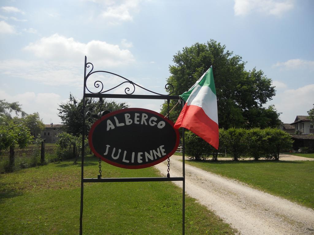 Albergo Julienne Арба Экстерьер фото